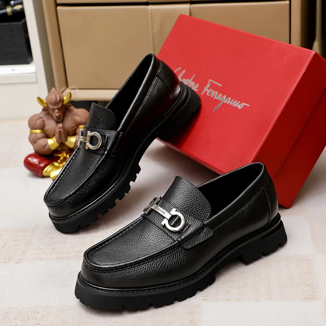 Men's shoes 💰460 🔥Ferragamo's new men's casual slip-on shoes🇨🇳Official website original 1:1 mold, original quality💯Fine workmanship, high-end luxury☘The upper is made of imported Italian first-layer cowhide🌴🐂Leather lining🍓Rubber wear-resistant and non-slip outsole, breathable and comfortable to wear🍍The first choice for high-grade men🍉3 colors available! Code number 38-45……